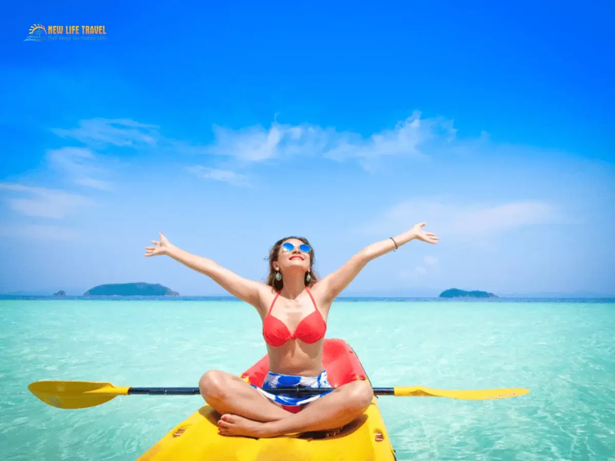Trải nghiệm chèo thuyền kayak trên biển Trải nghiệm chèo thuyền kayak trên biển